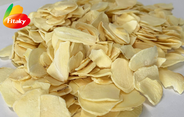 dried garlic chips